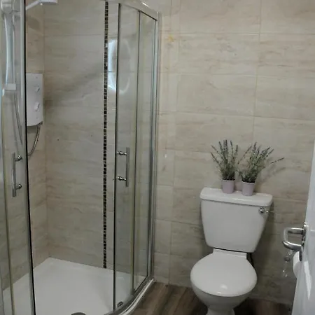 4 Tom's Lane Apartment