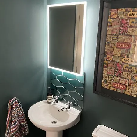 4 Tom's Lane * Bantry